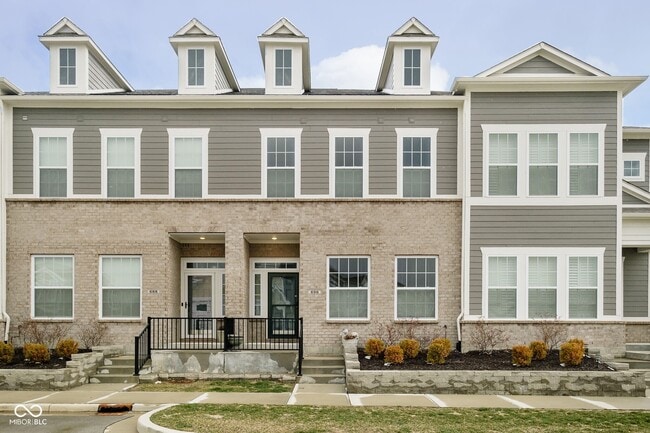 property at 696 Lagerfield Dr