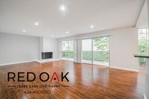 15101 Magnolia Blvd in Los Angeles, CA - Building Photo