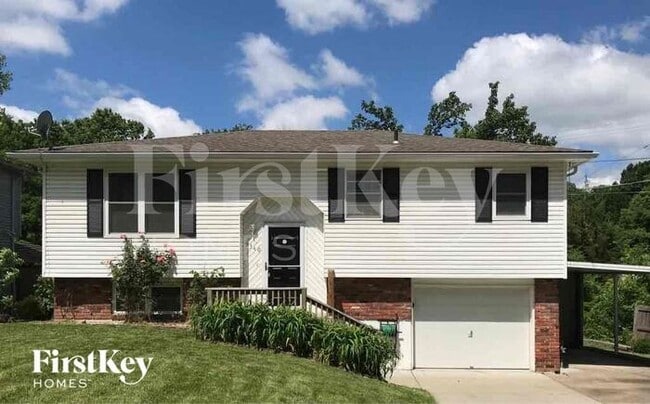 property at 5340 N White Ave