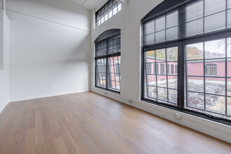 Oxoboxo Lofts in Uncasville, CT - Building Photo - Interior Photo