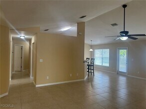 2125 NE 9th Ave in Cape Coral, FL - Building Photo - Building Photo