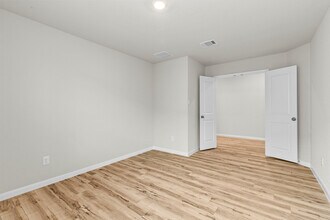 15011 Maskette Ave in San Antonio, TX - Building Photo - Building Photo