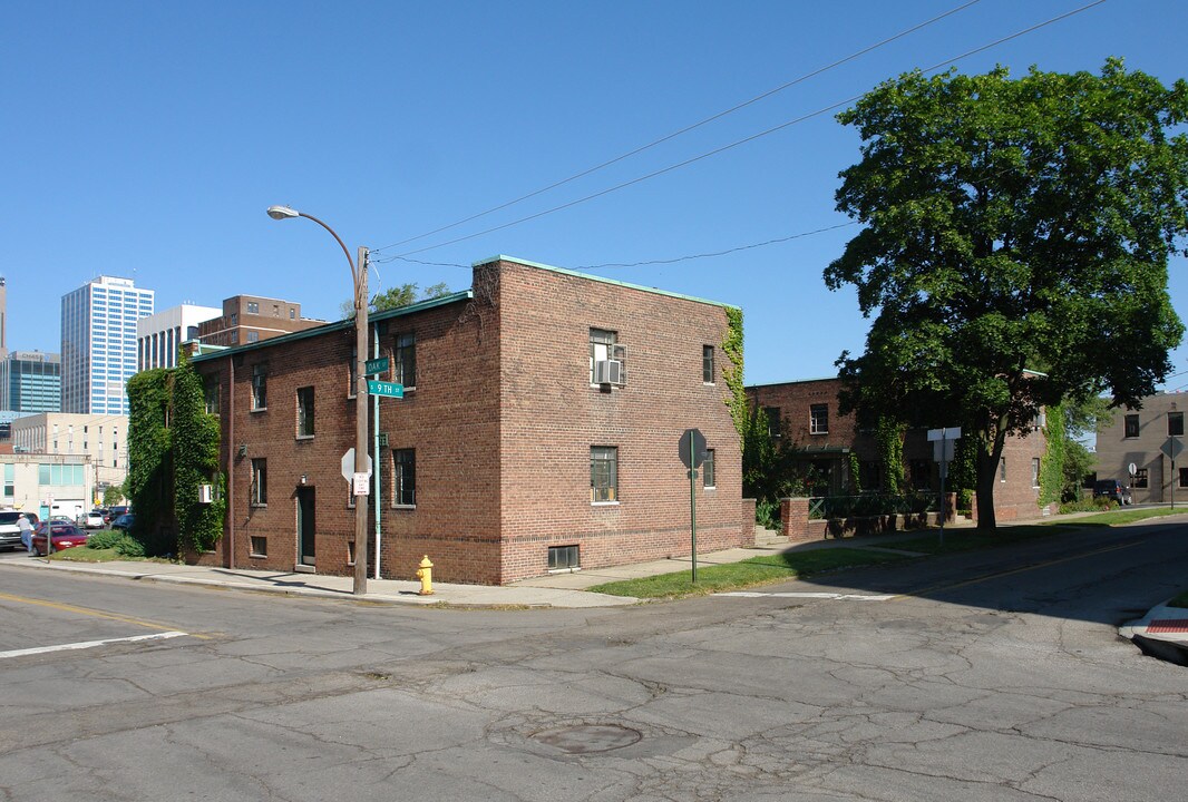 39-53 W 9th St in Columbus, OH - Building Photo