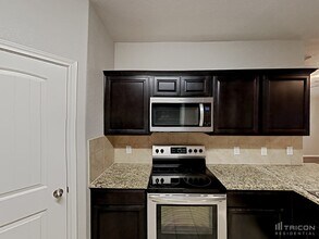 1104 Prelude Dr in Fort Worth, TX - Foto de edificio - Building Photo