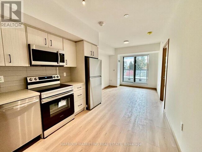 3421 Sheppard Ave E in Toronto, ON - Building Photo - Building Photo