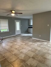 611 N Shady Ln in La Porte, TX - Building Photo - Building Photo