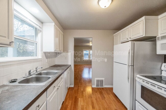 111 S Barker Rd in Spokane Valley, WA - Building Photo - Building Photo