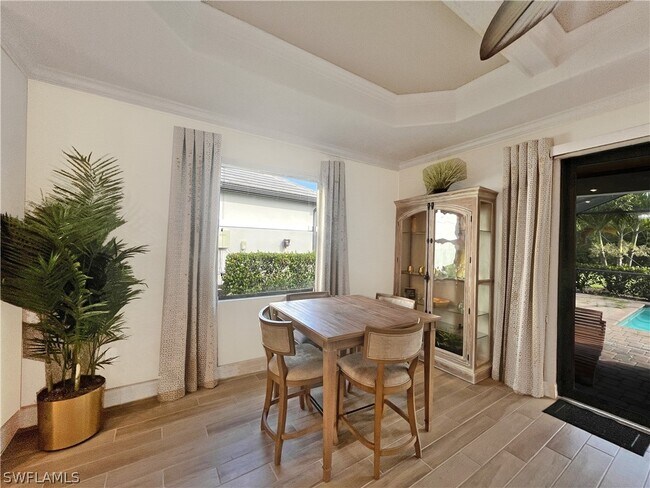 1975 Mustique St in Naples, FL - Building Photo - Building Photo