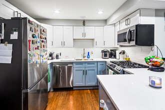 4634 N Dover St, Unit 1N in Chicago, IL - Building Photo - Building Photo