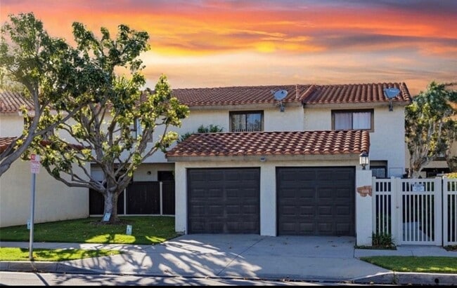 property at 1102 San Juan St