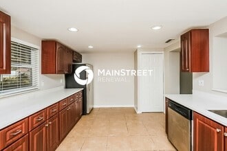 3914 Pensdale Dr in Port Richey, FL - Building Photo - Building Photo