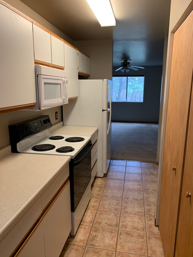 14 Country Ln Apartments and Nearby Wisconsin Dells Apartments For Rent