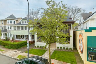 995 Monroe Ave in Rochester, NY - Building Photo - Building Photo
