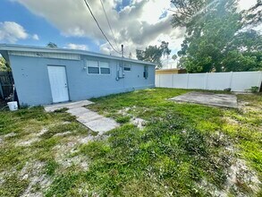 6034 SW 39th St in Miramar, FL - Building Photo - Building Photo