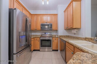 8601 Beach Blvd in Jacksonville, FL - Building Photo - Building Photo