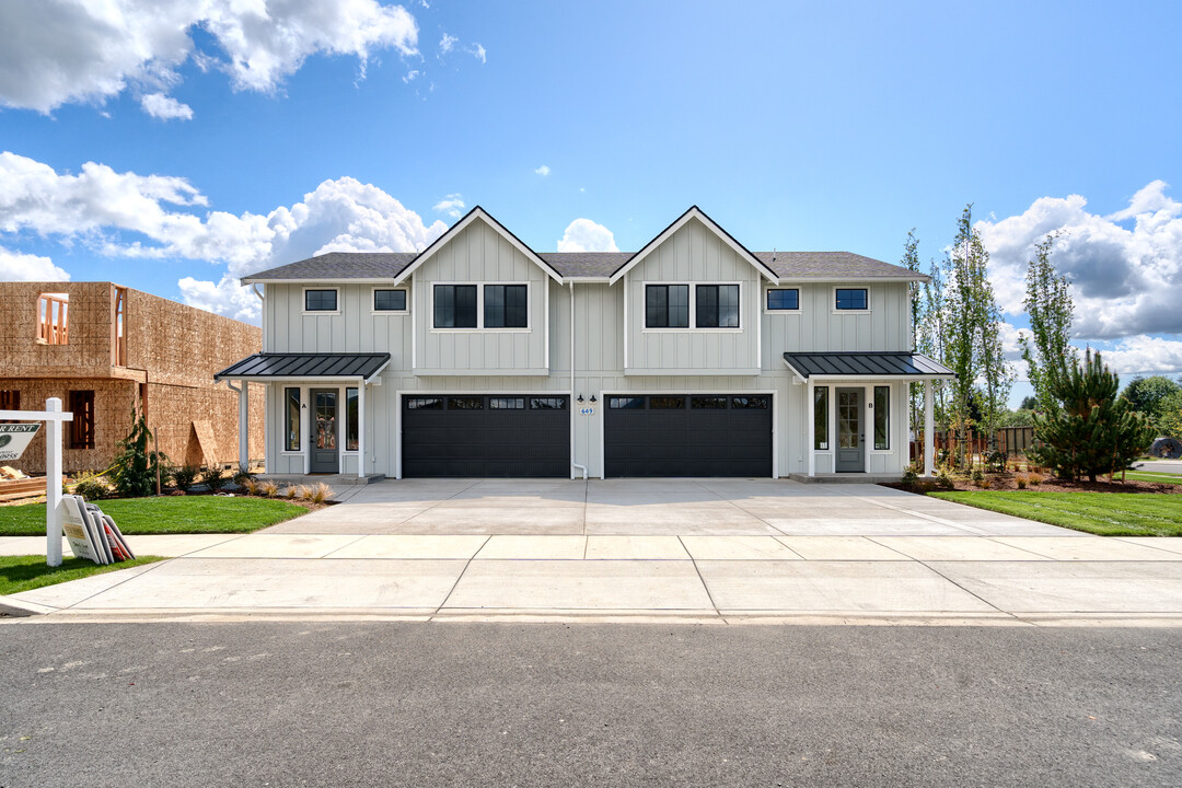 649 Bucko Ave in Sedro Woolley, WA - Foto de edificio