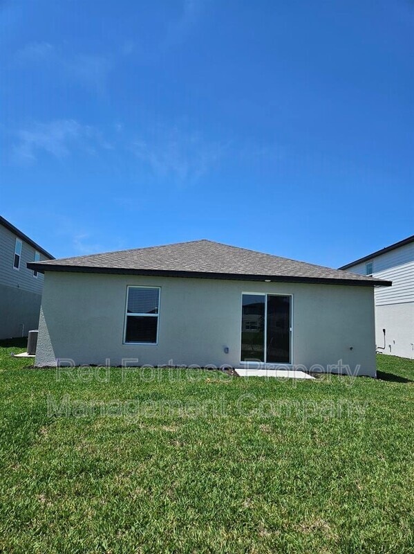 17584 Monte Isola Wy in North Fort Myers, FL - Building Photo - Building Photo