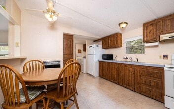 10898 89th Rd in Live Oak, FL - Building Photo - Building Photo