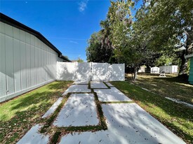 3983 Marlin Dr SE in St. Petersburg, FL - Foto de edificio - Building Photo