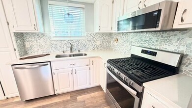 1905 E Hatton St in Pensacola, FL - Building Photo - Building Photo