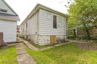 421 Walnut Ave in Fairmont, WV - Building Photo - Building Photo