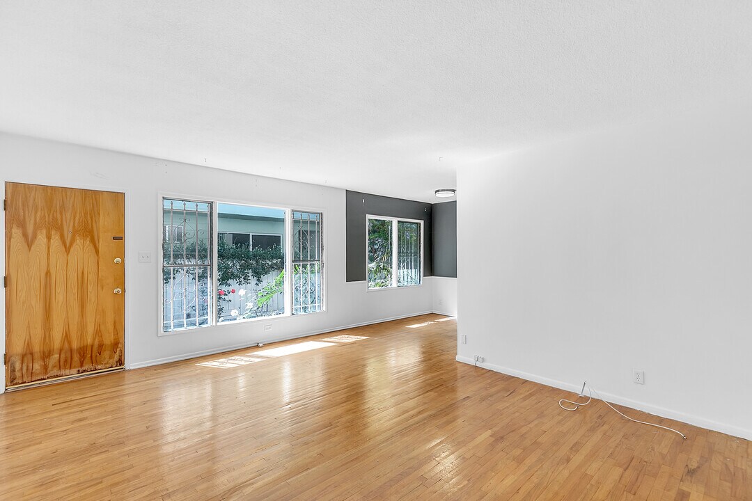 1129 Lincoln Blvd in Santa Monica, CA - Foto de edificio