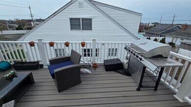 504 Long Beach Rd in Island Park, NY - Building Photo - Building Photo