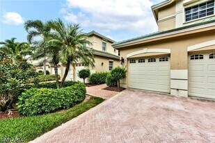 638 Vintage Reserve Cir in Naples, FL - Building Photo