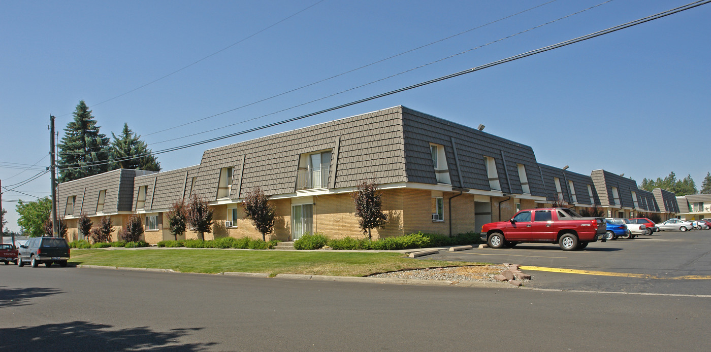 Garden Manor Apartments in Cheney, WA - Foto de edificio