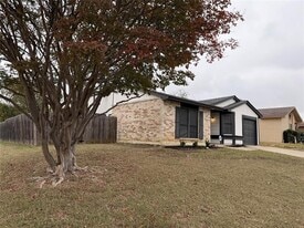 831 Netherland Dr in Arlington, TX - Building Photo