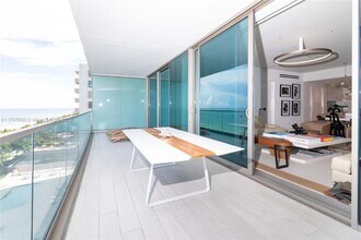 10201 Collins Ave in Bal Harbour, FL - Building Photo - Building Photo