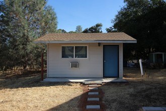 5860-5880 Live Oak Dr in Kelseyville, CA - Building Photo - Building Photo