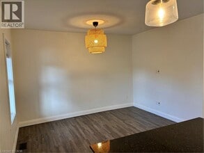 96 London St N in Hamilton, ON - Building Photo - Building Photo