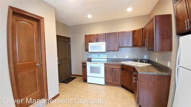 105 S Brown St in Pierce, NE - Building Photo - Building Photo