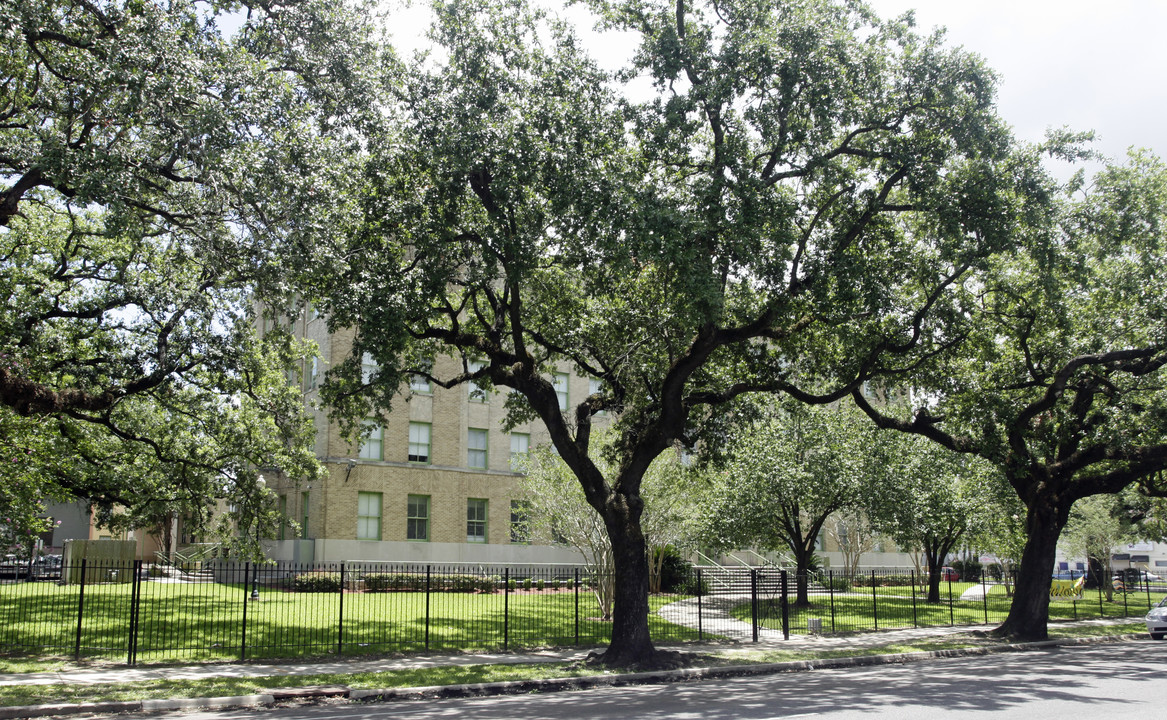 Flint Goodridge in New Orleans, LA - Building Photo