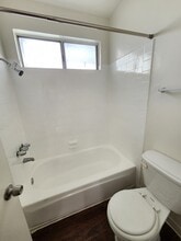 6833 Sepulveda Blvd in Van Nuys, CA - Building Photo - Building Photo