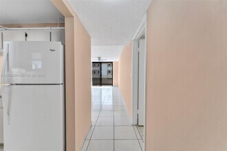 6830 Indian Creek Dr in Miami Beach, FL - Foto de edificio - Building Photo