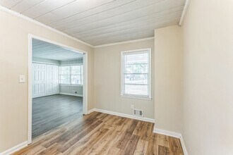 195 Polar Rock Rd SW in Atlanta, GA - Building Photo - Building Photo