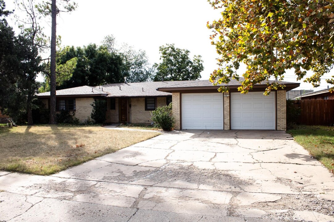 4005 49th St in Lubbock, TX - Building Photo