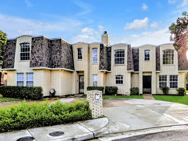 2921 Allister St in Dallas, TX - Building Photo - Building Photo