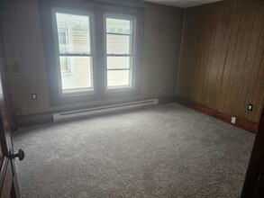 38 River St, Unit Apt 2 in Sidney, NY - Foto de edificio - Building Photo