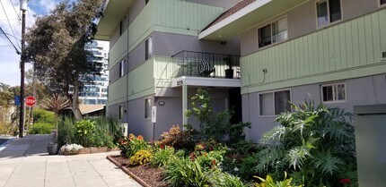 Redwood Terrace in San Diego, CA - Building Photo - Interior Photo