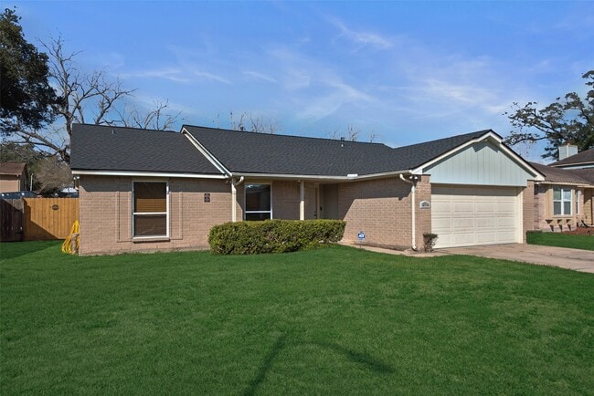 13715 Ludgate Pass in Houston, TX - Building Photo - Building Photo