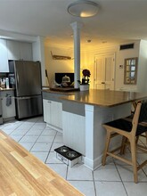 221 Meridian Ave, Unit 413 in Miami Beach, FL - Building Photo - Building Photo