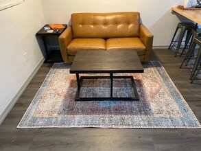 1934 Parallel St in Shasta Lake, CA - Foto de edificio - Building Photo