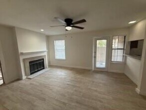 1716 Crest Grove Dr in Arlington, TX - Building Photo - Building Photo