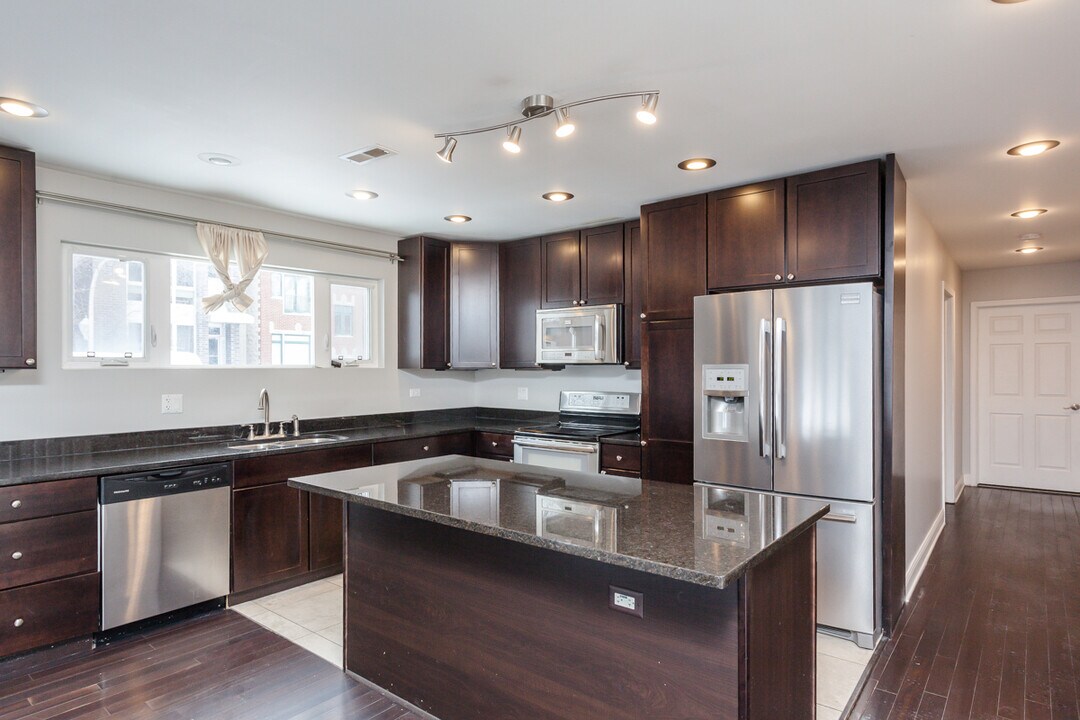 700 N Noble St-Unit -1 in Chicago, IL - Building Photo