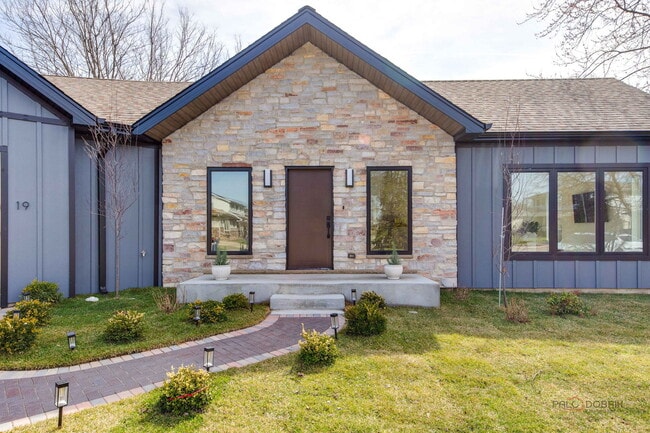 19 Marina Dr in Des Plaines, IL - Building Photo - Building Photo