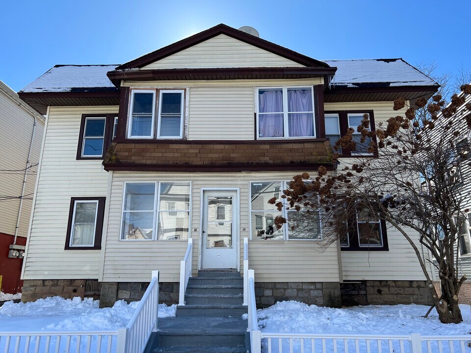 28 Kenmore Ave in Newark, NJ - Building Photo