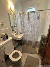 18 Medfield St, Unit B1 in Boston, MA - Foto de edificio - Building Photo